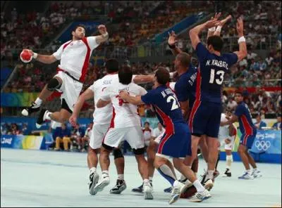 Adeptes de ce sport germanique, de combien temps dure une mi-temps ?