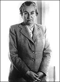 Gabriela Mistral est une po�tesse, prix Nobel de litt�rature en 1945. N�e dans un village de la Cordill�re des Andes elle �tait de nationalit� :