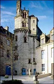 Ce muse dpartemental breton se trouve dans la Prfecture du Finistre. Quelle est cette ville ?