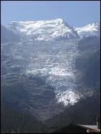 Quel ce glacier, vritable cascade de glace qui descend du sommet du Mont blanc ?
