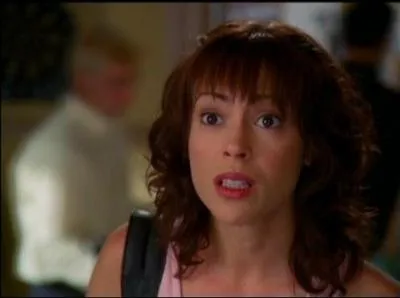 Quel est le nom du journal dans lequel Phoebe répond au courrier du cur ?