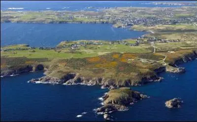 Ile bretonne terrible pour ses temptes, c'est ?