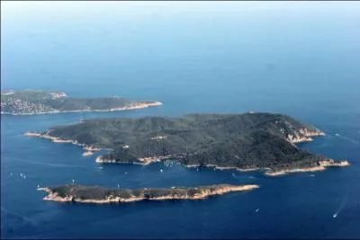 Quelle est cette le mditerranenne prserve par un Parc Naturel ?