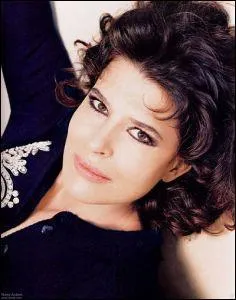 Fanny Ardant - Quel chanteur franais lui a consacr une chanson intitule 'Fanny Ardant et moi' ?