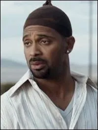 Comment s'appelle l'homme qui est sur la photo ?