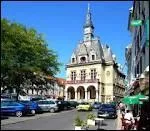 La crypte de l'abbaye est un des plus anciens monuments religieux de France. Certains vestiges datent de l'poque mrovingienne. La Dhuis est une rserve d'eau pour Paris.