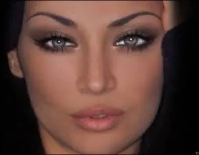 Entre bleu et vert, elle avait de magnifiques yeux ----------.