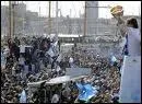 Il y avait foule sur le Vieux-Port de Marseille pour clbrer le titre de champion de France de l'OM. Les supporters taient serrs comme ...