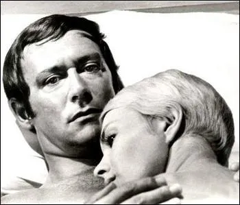 Dans le film de Romain Gary sorti en 1968, avec Jean Seberg, Maurice Ronet et Pierre Brasseur, qui 'vont mourir au Prou' d'aprs le titre ?