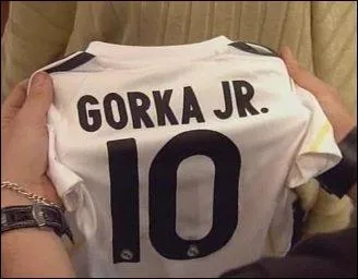 Qui offre un T-shirt de foot-ball  Gorka . ?
