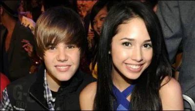 Qui accompagne Justin dans 'baby' ?