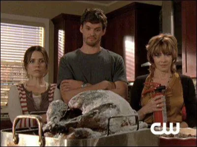 Dans la saison 8 o tout le monde se retrouve-t-il pour Thanksgivings ? 'C'est le cadeau)