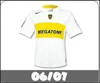 Quelle équipe porte ce maillot ?