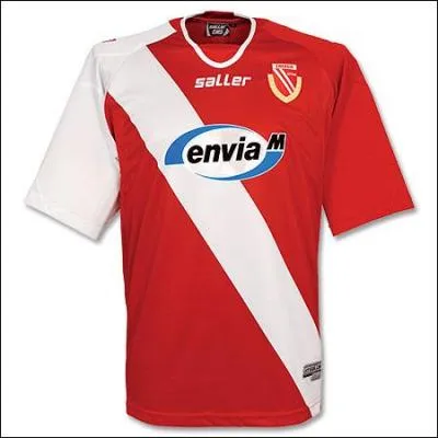 Quel club possède cette vareuse ?