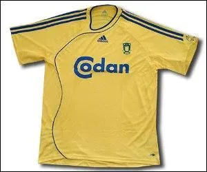 Quel club possède cette vareuse ?