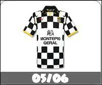 Quelle équipe porte ce maillot ?