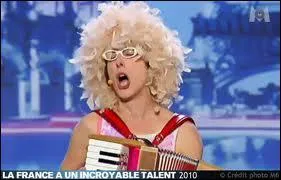 Son prnom est Jasmine. Quel est son nom alors ?