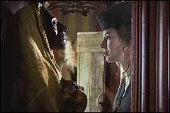 Comment s'appelle cette momie qu'Adle croit mdecin ?