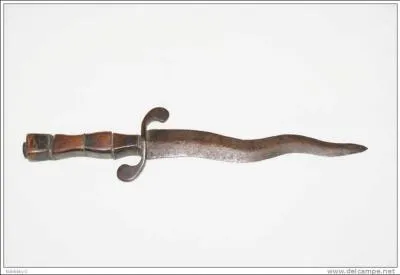 Et ce poignard ondulé que l'on trouve en Malaisie ?