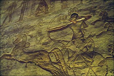 Quel pharaon s'est battu contre les Hittites à Qadesh en 1285 av. J.-C. ?