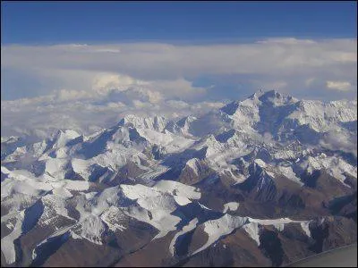 Quelle est cette chane de montagne comprenant la troisime plus haute montagne du monde ?