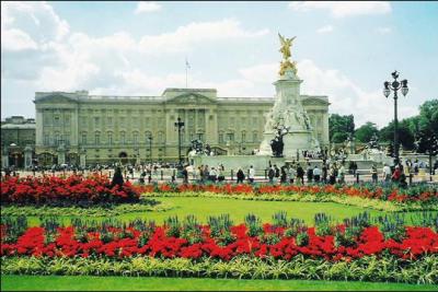 Clbre palais anglais, le Buckingham Palace se trouve 
