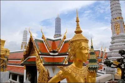 Elev  la fin du XVIII sicle, le palais royal de Bangkok est aujourdhui