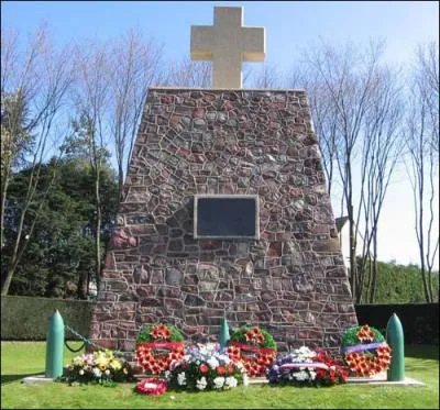 De nombreux monuments ont t rigs en l'honneur des soldats trangers morts pour la France. La plupart taient de nationalit :