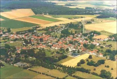 Tiens, pour terminer, comment appelle-t-on les habitants de Thlus ?