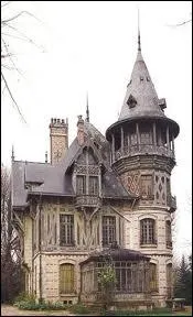 ''Vivre à Poil, Cessalles ! On va partir en vacances pour visiter Montéton et Messincourt et je pense qu'on finira forcément à Fourqueux.'' Combien de noms de villages y-a-t-il dans cette phrase ?