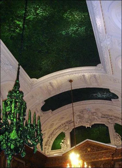 Qui a dcor ce plafond du Palais Royal ?