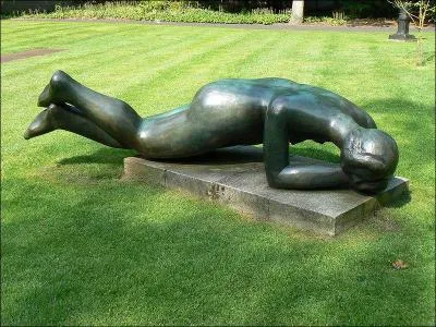 Qui a scupt cette figure ?