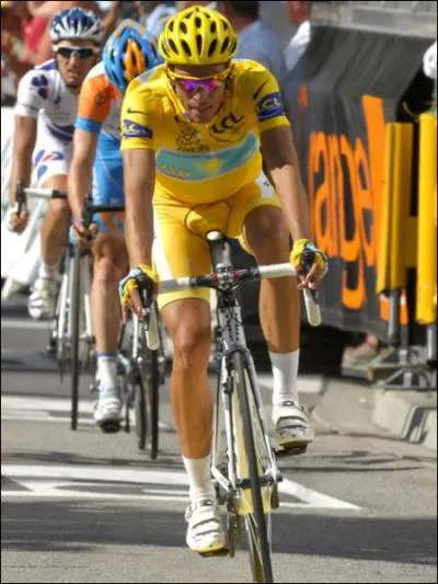 Sauf s'il est suspendu, dans quelle quipe Contador va-t-il courir la saison prochaine ?