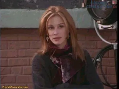 Quel est le nom de cette actrice trs connue, notamment depuis 'Pretty Woman', qui interptre Suzie 'la culotte' Moss et enferme Chandler dans les toilettes en porte-jarretelle ?