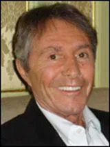 Il a raison de sourire. La chvre, Les compres et le Dner de cons ont fait=re la france entire. Il s'agit de...