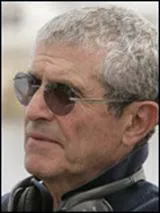 Cet enfant gt a ft ses 50 ans de carrire en 2010. Il s'agit de;;;