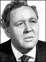 Cet acteur de l'ge d'or d'Hollywood n'a ralis qu'un film : La nuit du chasseur. Il s'appelait...