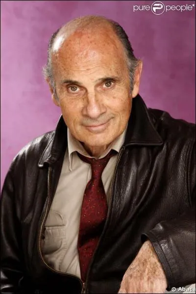 Dans sa chanson 'Taxi de nuit' quel genre de vhicule conduit Guy Marchand ?