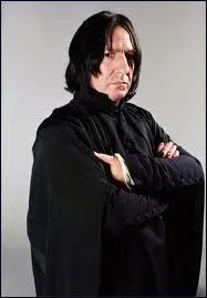 Quelle est la forme du patronus de Severus Rogue ?