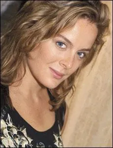 Je joue le rle d'une des soeurs succubes dans' la peau blanche' ?