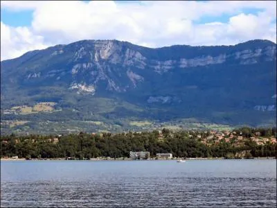 Dans le massif des Bauges le Mont Revard domine le lac qui inspira  Lamartine un pome qui commence ainsi :  temps suspends ton vol ... '. Quel est ce lac ?