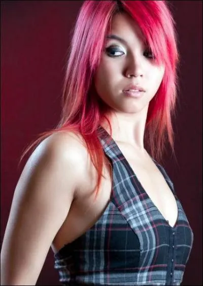 Je suis mannequin et la meilleure amie d'un pote ?