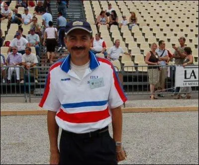 Comment se prnomme ce champion de ptanque ?