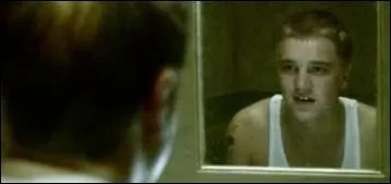 Dido apparatra mme dans le clip de cette chanson sous les traits d'une femme :