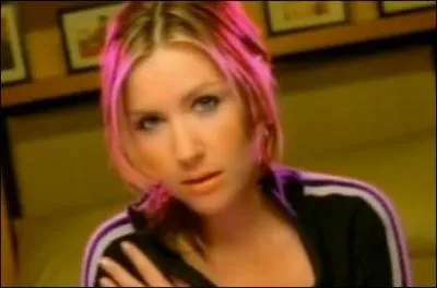 Le premier single de son deuxime album s'intitule 'White Flag'. Quel clbre acteur de srie fait une apparition dans le clip ?