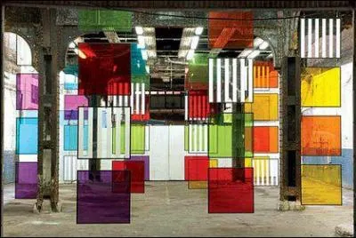 En 1985, Jack Lang, alors ministre de la Culture en France, commande  un sculpteur la ralisation d'une oeuvre destine au jardin du Palais-Royal,  Paris. Qui tait cet artiste ?