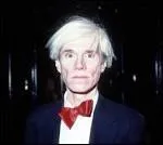 Andy Warhol tait un peintre et cinaste amricain d'origine slovaque, reprsentant du pop art (dont le portrait de Marilyn Monroe).