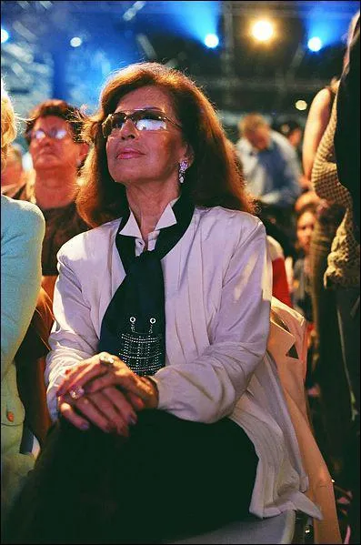 Dans quel pays africain Jany Le Pen a-t-elle t reue et flatte par la Premire Dame lors d'un voyage sur place ?