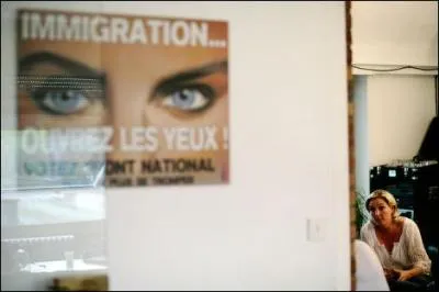 Quel dput UMP devenu ministre du gouvernement Marine Le Pen trouve-t-elle 'insincre' ?