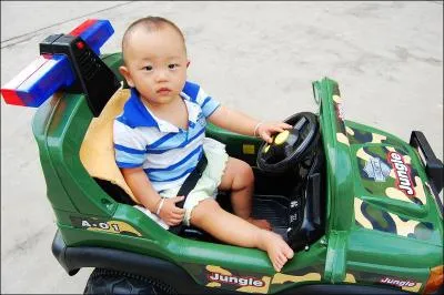 A Hongkong ils conduisent  gauche.